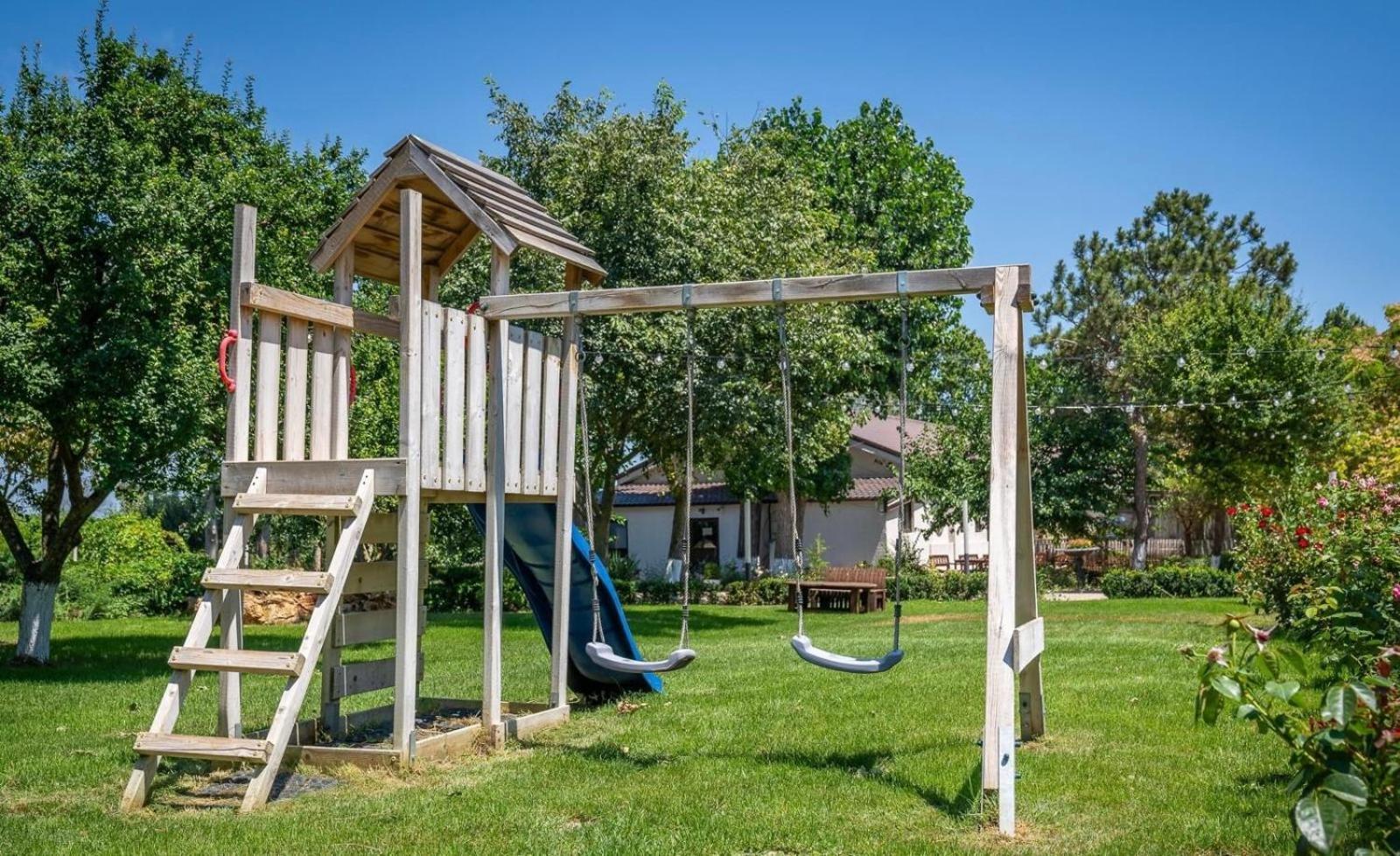 Domeniile Clos Des Colombes Douăzeci şi Trei August Exteriér fotografie
