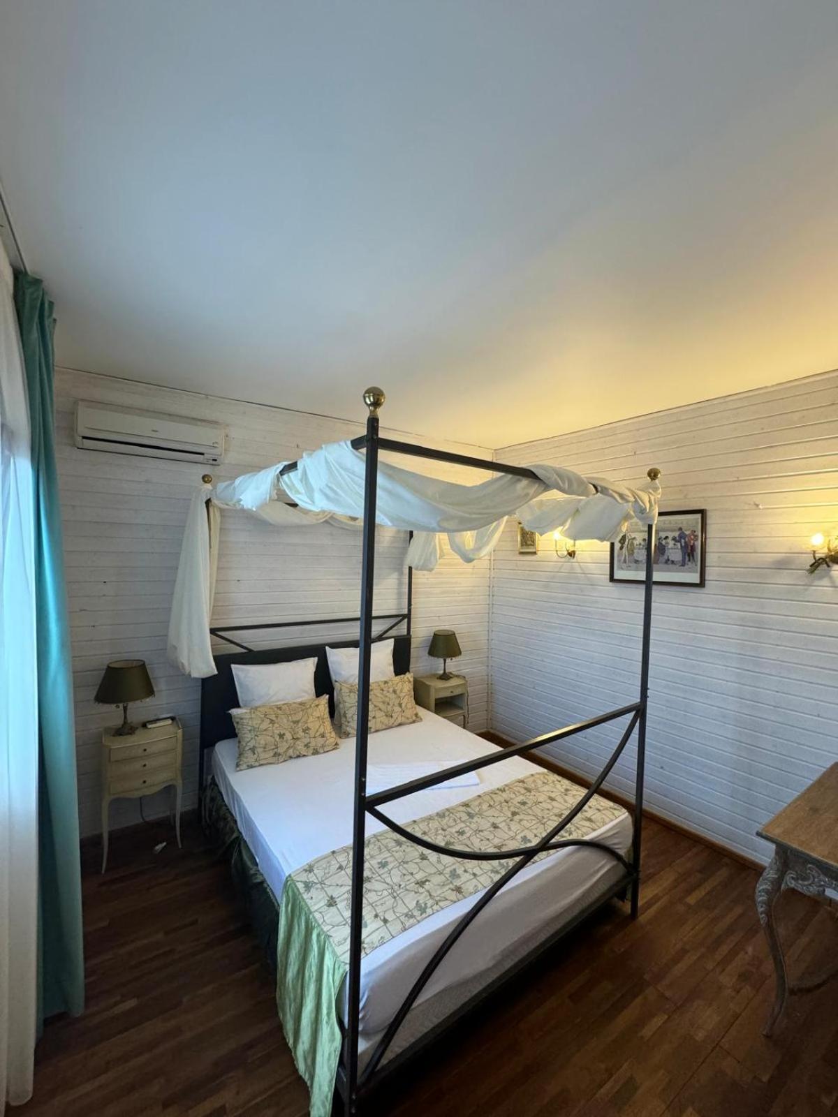 Domeniile Clos Des Colombes Douăzeci şi Trei August Exteriér fotografie